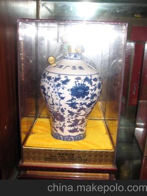 品味尊贵，分享情谊 茅台53%酱香型（中.王龙）富贵吉祥酒